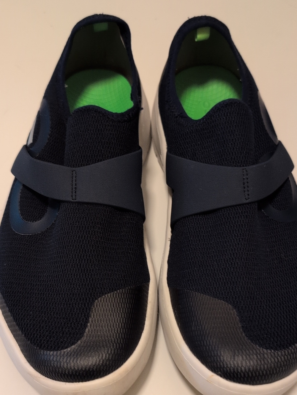 OOFOS Navy Blue Slip-On Athletic Shoes with Green Insole